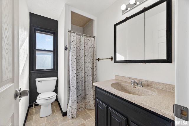 300 N STANLEY Drive, Chillicothe, IL 61523