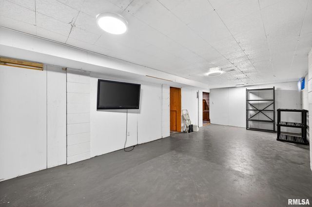 300 N STANLEY Drive, Chillicothe, IL 61523