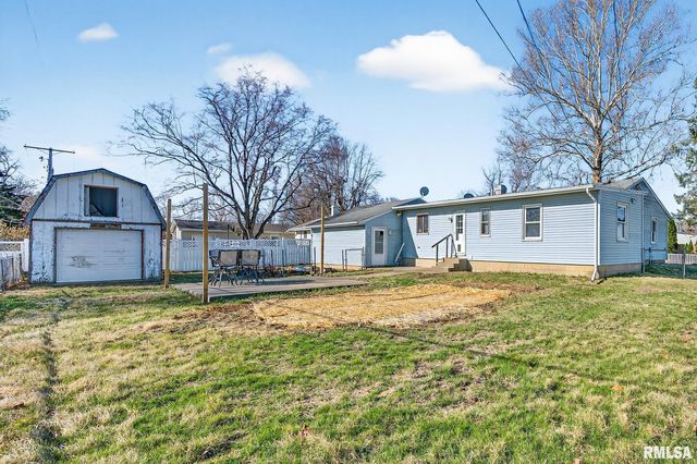 300 N STANLEY Drive, Chillicothe, IL 61523