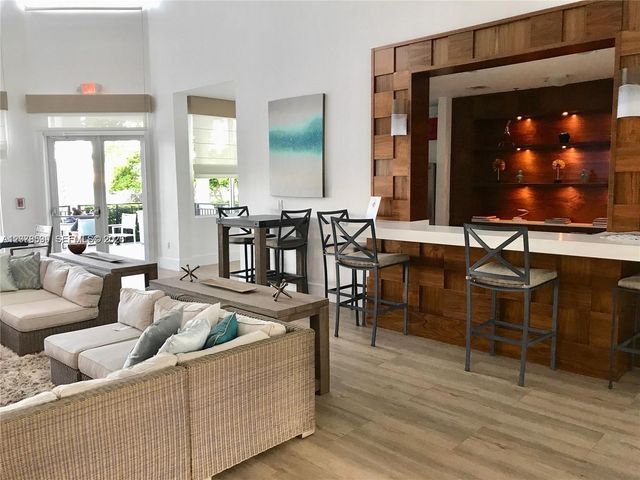 3235 NE 184th Street 11103, Aventura, FL 33160