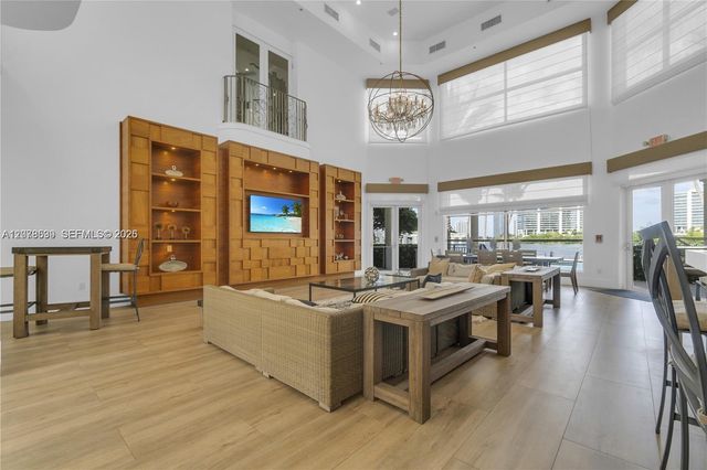 3235 NE 184th Street 11103, Aventura, FL 33160