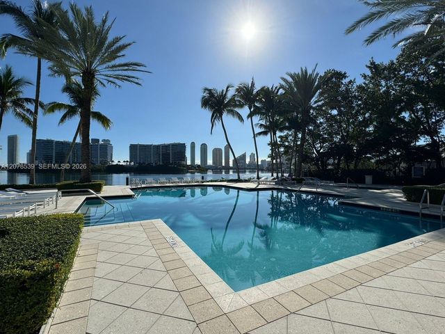 3235 NE 184th Street 11103, Aventura, FL 33160