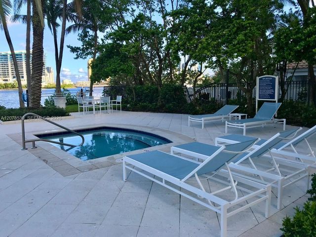 3235 NE 184th Street 11103, Aventura, FL 33160