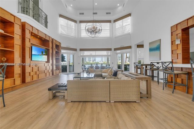 3235 NE 184th Street 11103, Aventura, FL 33160