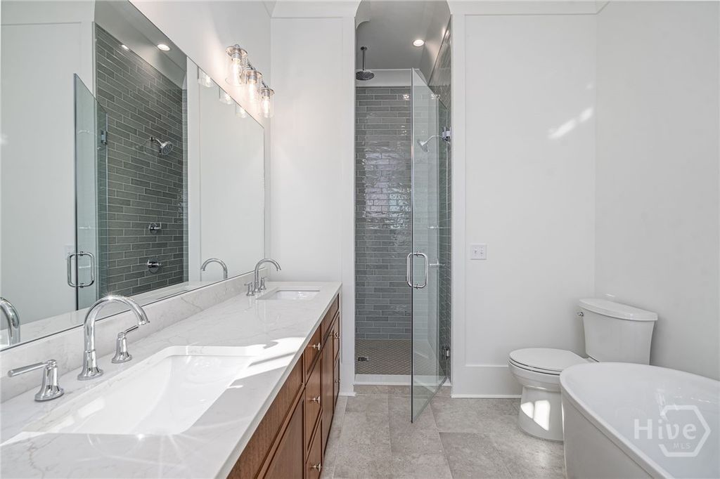 Image 19 of property listing at 312 W 38th Street, Savannah, GA 31401