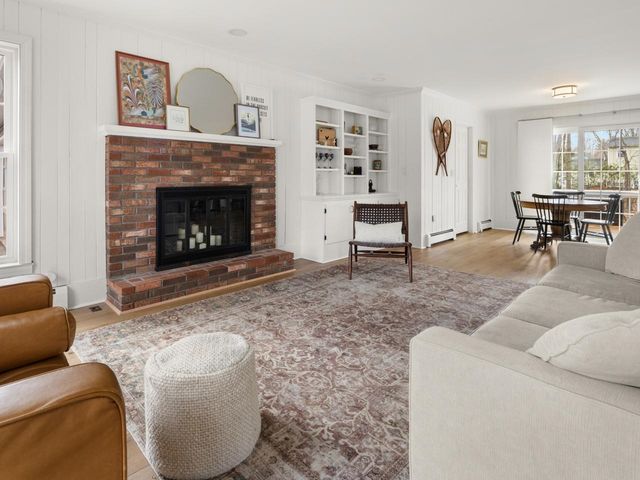 185 Summit Circle, Shelburne, VT 05482