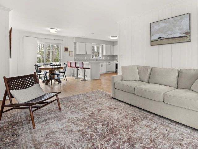 185 Summit Circle, Shelburne, VT 05482
