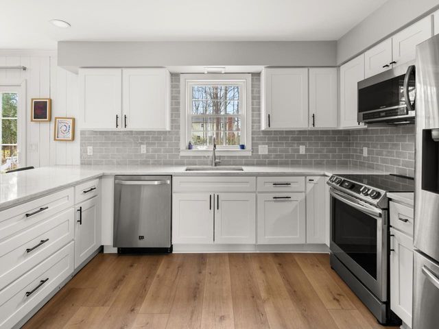 185 Summit Circle, Shelburne, VT 05482