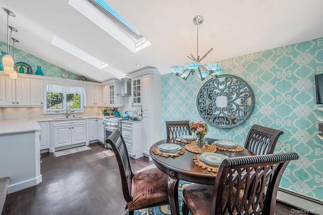 590 S 7th Street, Lindenhurst, NY 11757