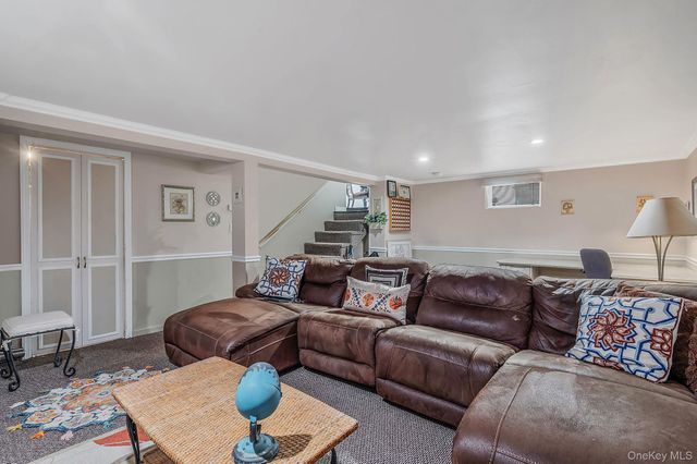 590 S 7th Street, Lindenhurst, NY 11757