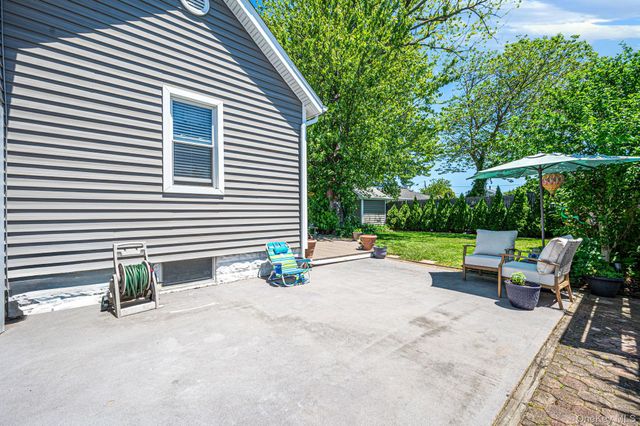 590 S 7th Street, Lindenhurst, NY 11757