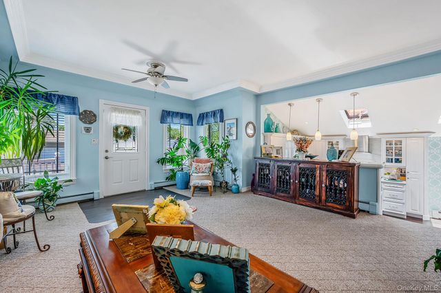 590 S 7th Street, Lindenhurst, NY 11757