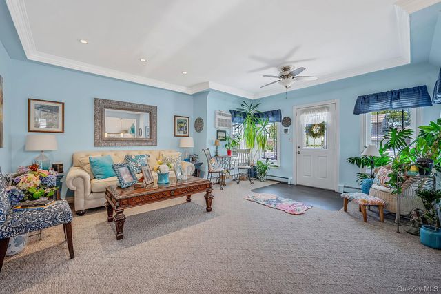 590 S 7th Street, Lindenhurst, NY 11757