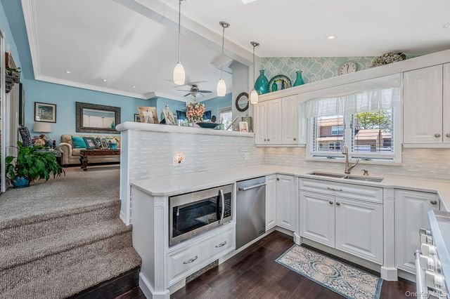 590 S 7th Street, Lindenhurst, NY 11757