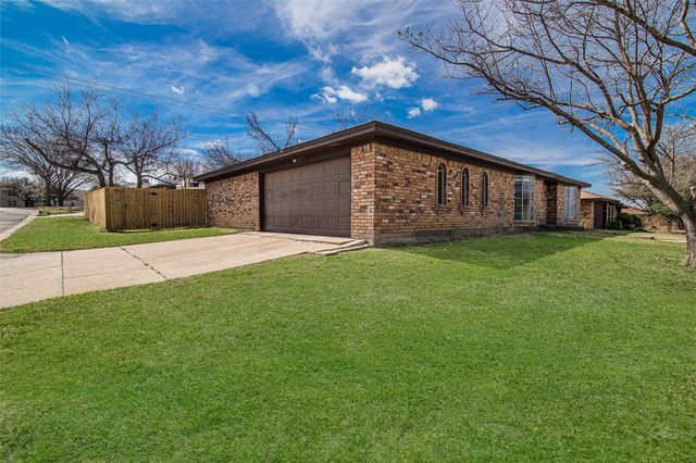 4801 Winesanker Way, Fort Worth, TX 76133