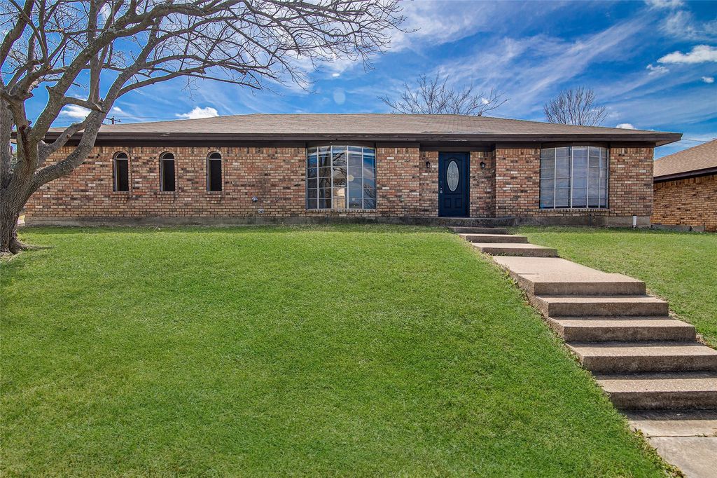 4801 Winesanker Way, Fort Worth, TX 76133