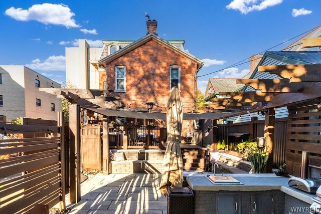 283 Linwood Avenue, Buffalo, NY 14209