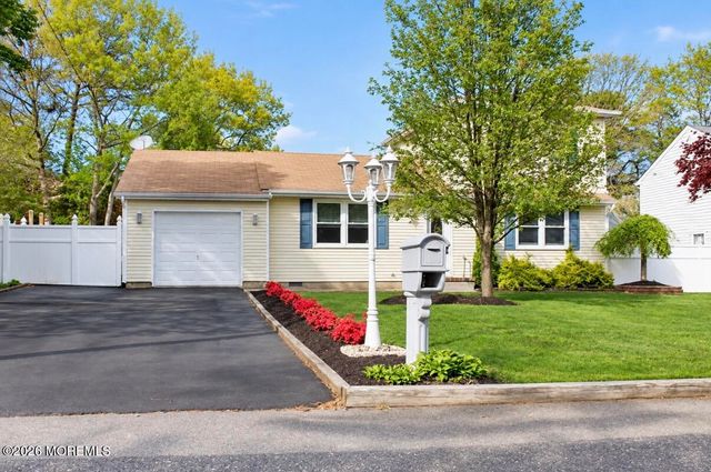 573 Shark Lane, Manahawkin, NJ 08050