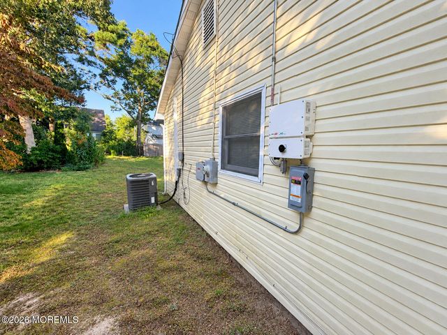 573 Shark Lane, Manahawkin, NJ 08050
