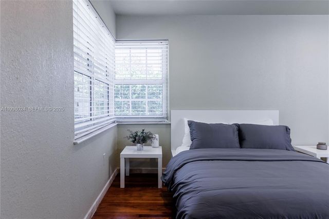 250 NE 48th St, Miami, FL 33137