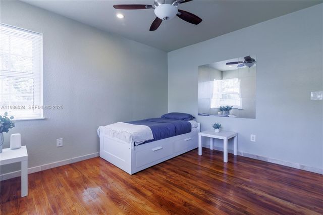 250 NE 48th St, Miami, FL 33137