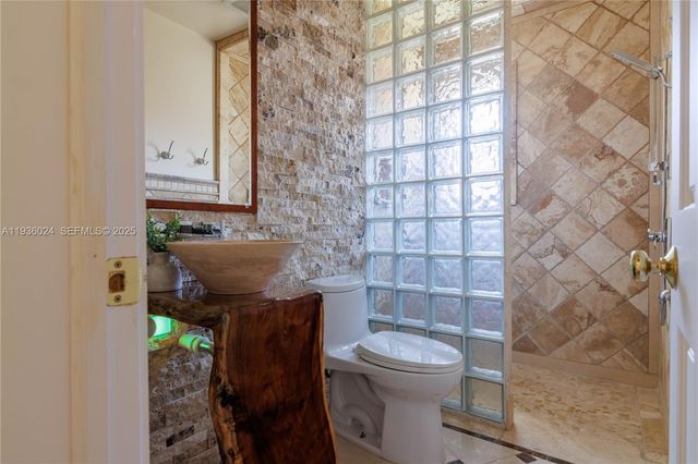 250 NE 48th St, Miami, FL 33137