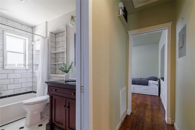 250 NE 48th St, Miami, FL 33137