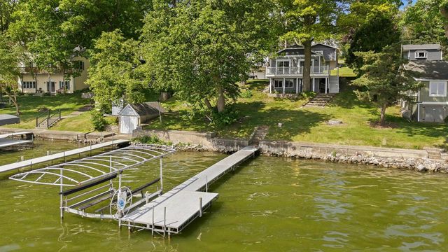 N10524 Howard Avenue, Fox Lake, WI 53933