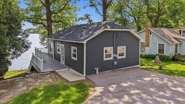N10524 Howard Avenue, Fox Lake, WI 53933