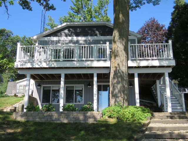 N10524 Howard Avenue, Fox Lake, WI 53933
