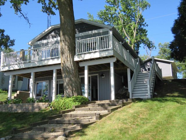N10524 Howard Avenue, Fox Lake, WI 53933