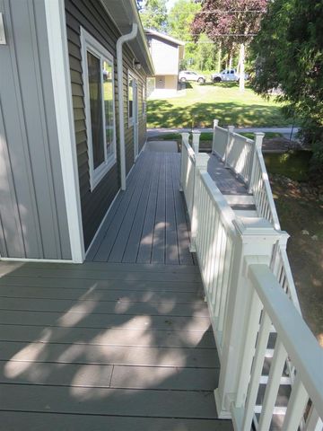 N10524 Howard Avenue, Fox Lake, WI 53933