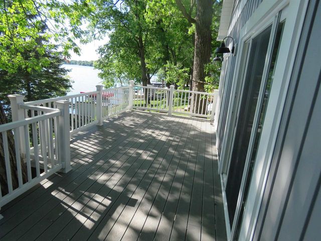 N10524 Howard Avenue, Fox Lake, WI 53933