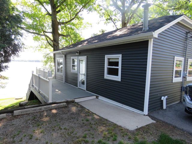 N10524 Howard Avenue, Fox Lake, WI 53933