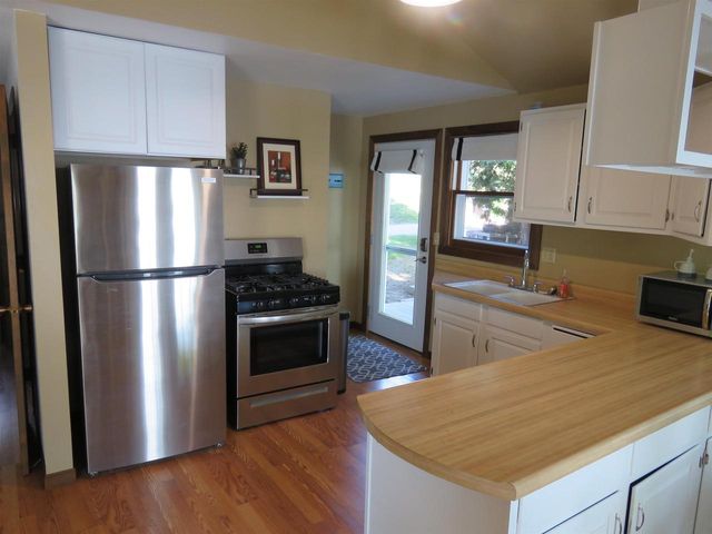 N10524 Howard Avenue, Fox Lake, WI 53933