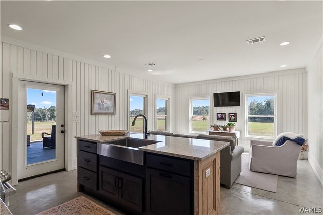 1952 County Road 52, Moundville, AL 35474