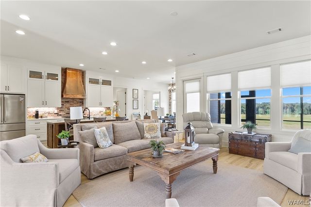 1952 County Road 52, Moundville, AL 35474