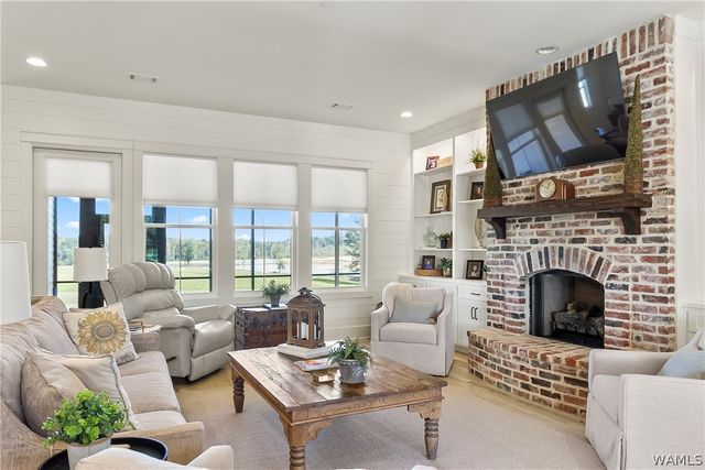 1952 County Road 52, Moundville, AL 35474