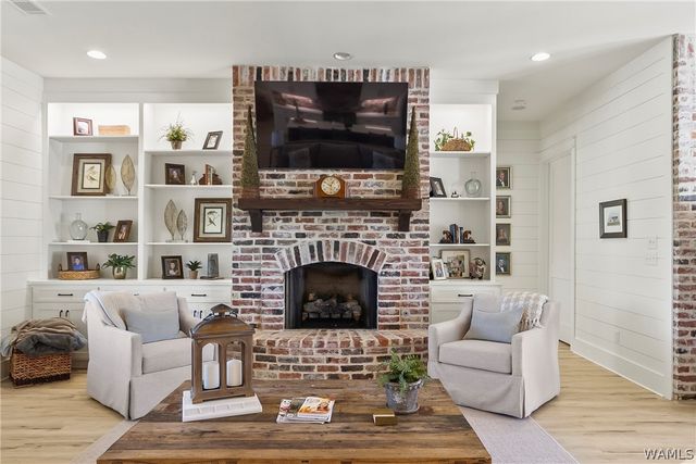 1952 County Road 52, Moundville, AL 35474