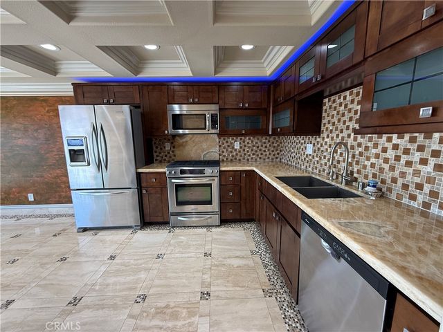18 Odyssey Court 116, Newport Beach, CA 92663
