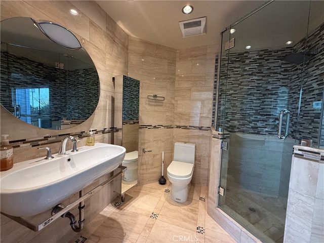 18 Odyssey Court 116, Newport Beach, CA 92663