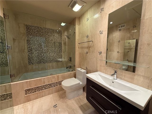 18 Odyssey Court 116, Newport Beach, CA 92663