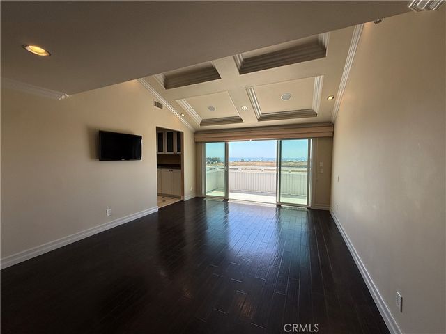 18 Odyssey Court 116, Newport Beach, CA 92663