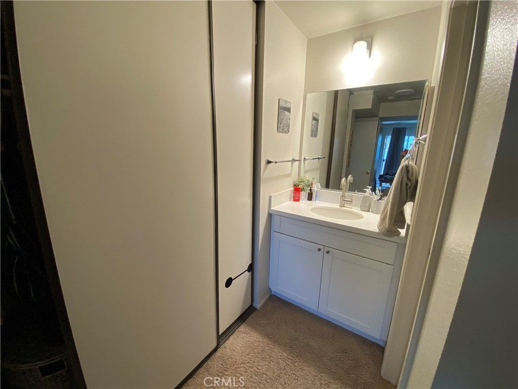 Image 10 of property listing at 136 Echo Run, Irvine, CA 92614