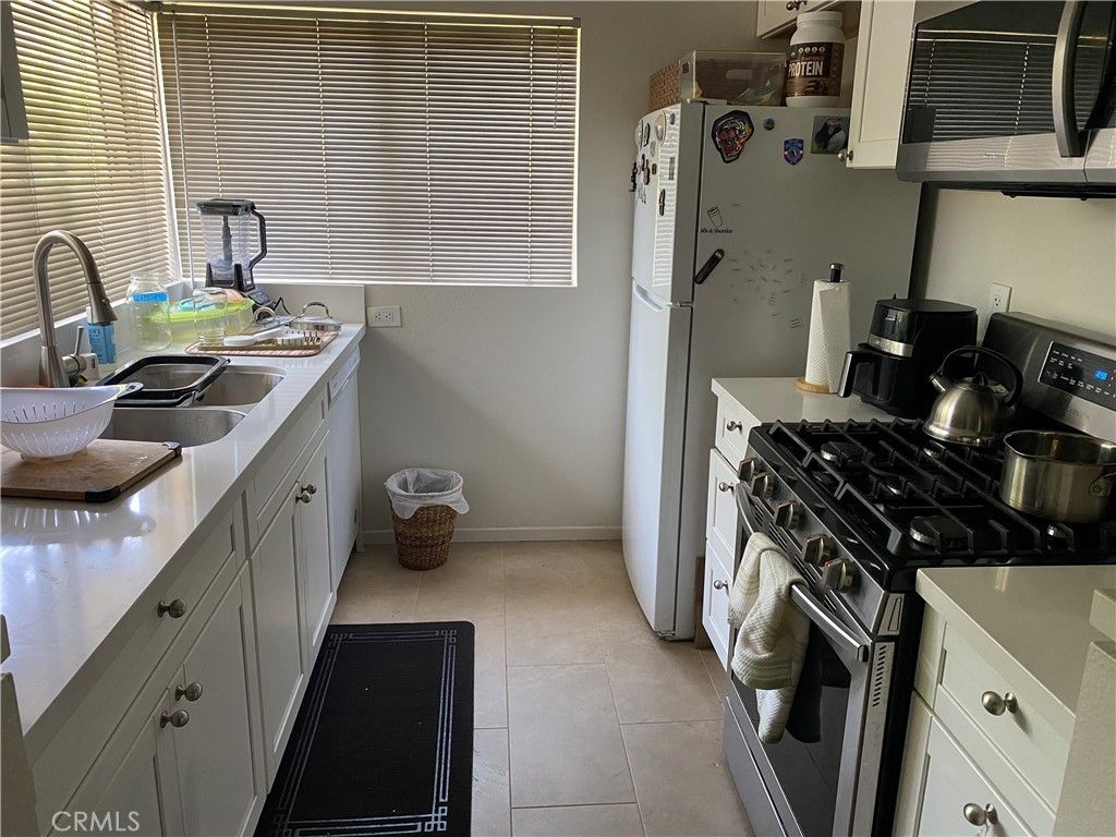 Image 8 of property listing at 136 Echo Run, Irvine, CA 92614