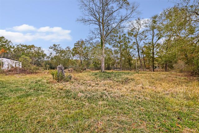 58 County Road 4006, Dayton, TX 77535