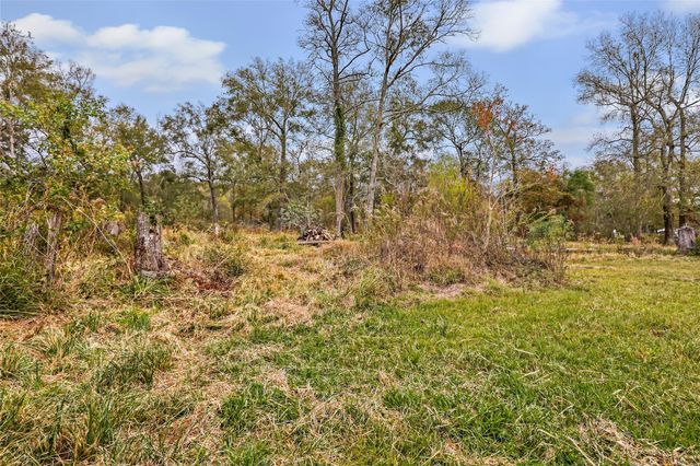 58 County Road 4006, Dayton, TX 77535