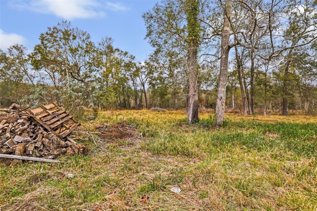 58 County Road 4006, Dayton, TX 77535