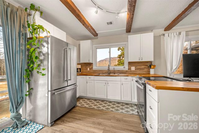 1685 Lynn Road, Columbus, NC 28722