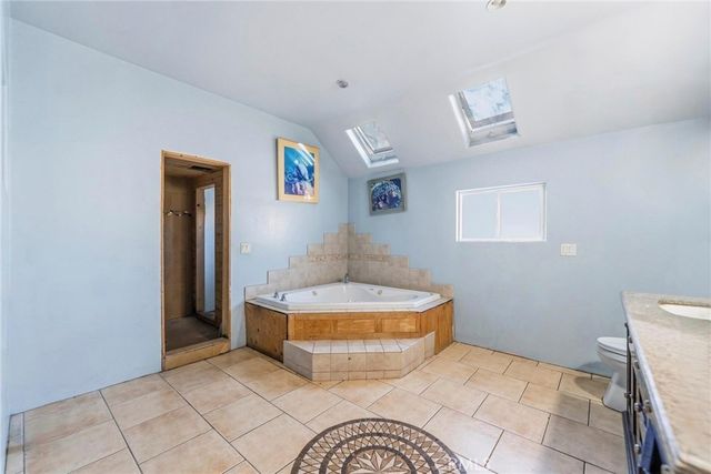 1545 Cambria, Los Angeles, CA 90017
